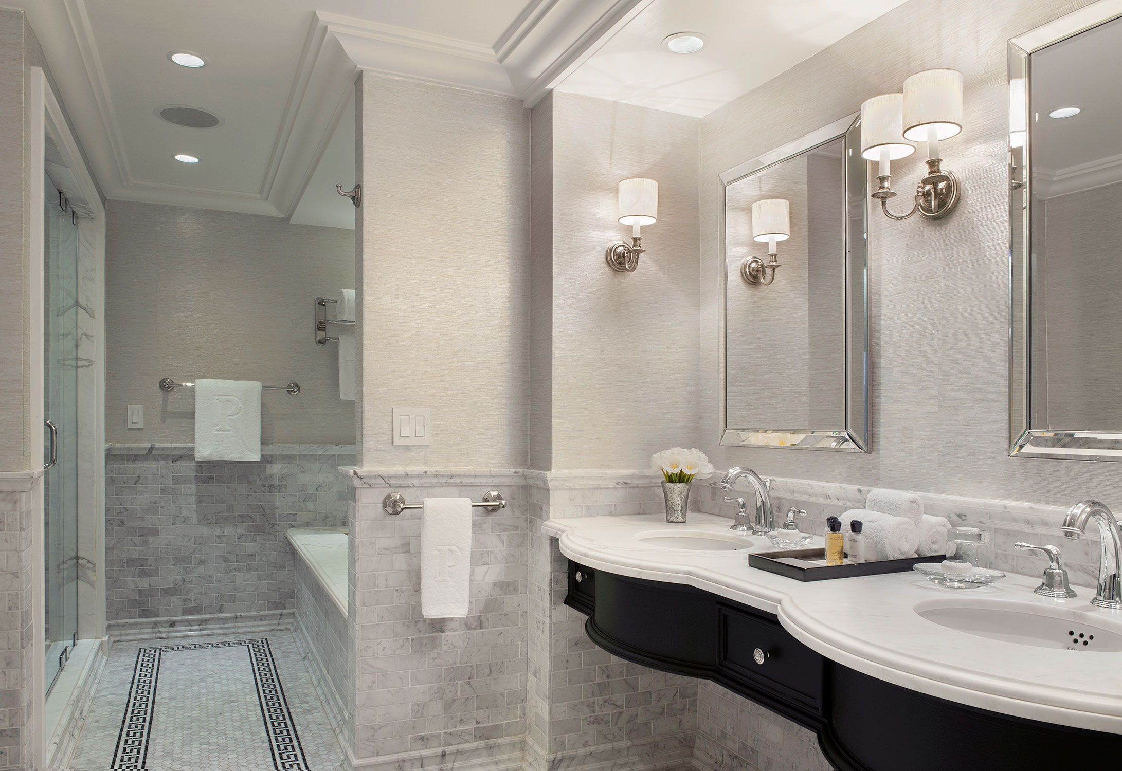 038Suite100Bathroom2